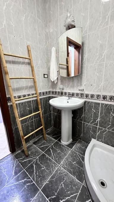 Super House Blloku - 3 Rooms 地拉那 外观 照片